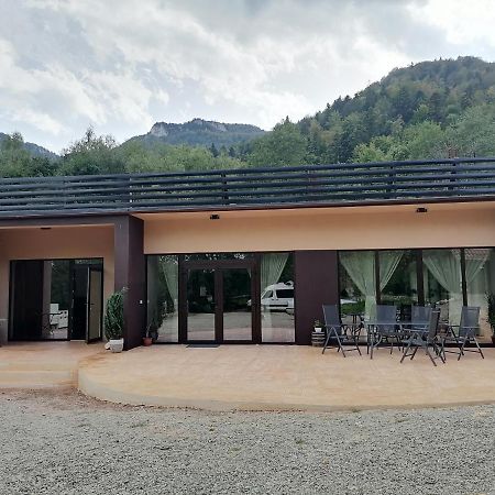 Motorom Hotel Zărneşti Екстериор снимка