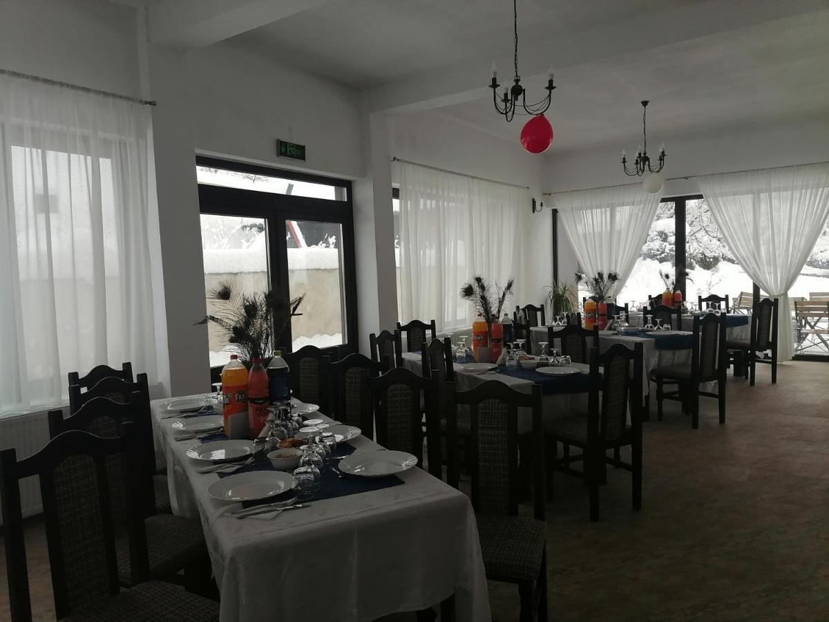Motorom Hotel Zărneşti Екстериор снимка