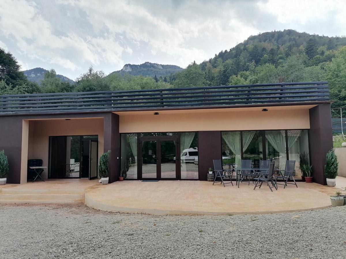 Motorom Hotel Zărneşti Екстериор снимка